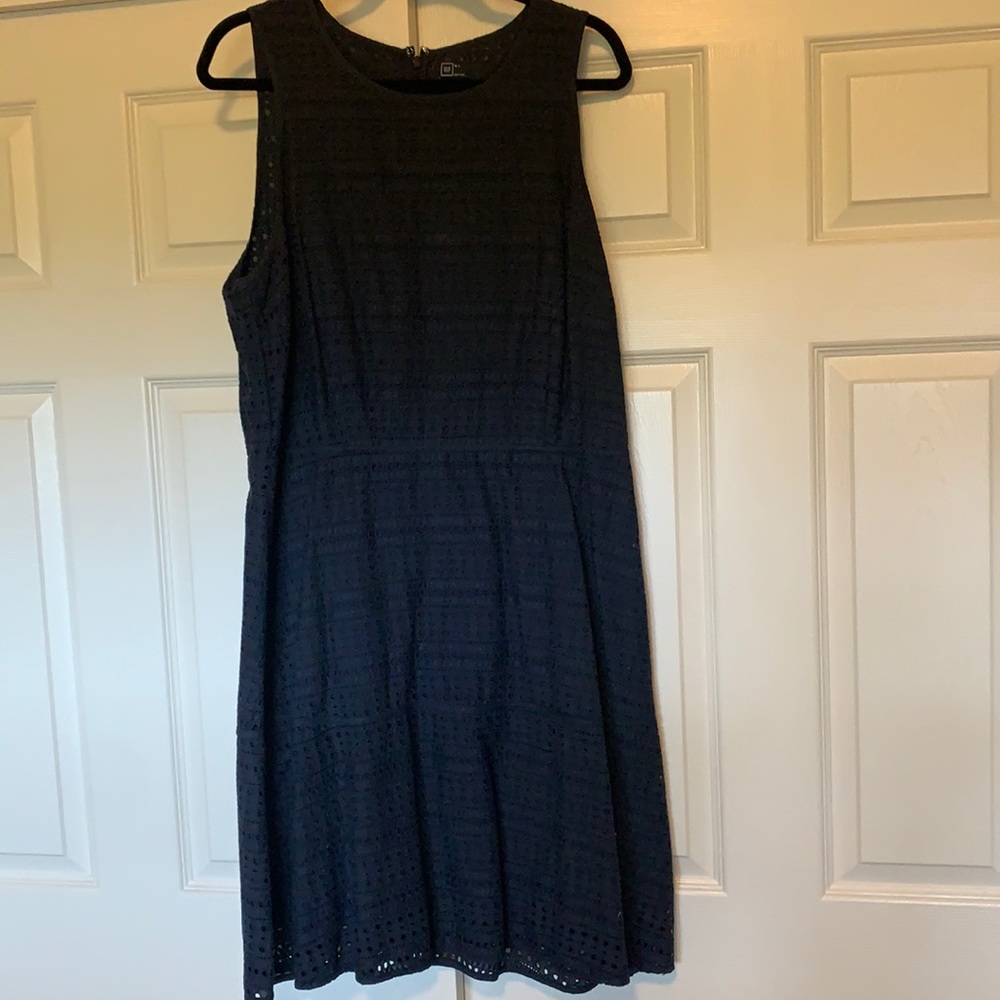Dress-GAP navy eyelet sleeveless swingy summer